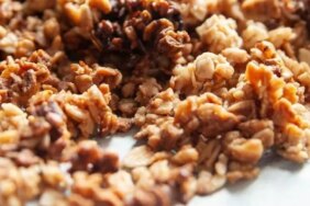 2590-gune-zinde-baslamak-icin-granola-tuketin-kalp-sagligindan-kas-gelisimine-kadar-etkili.jpg
