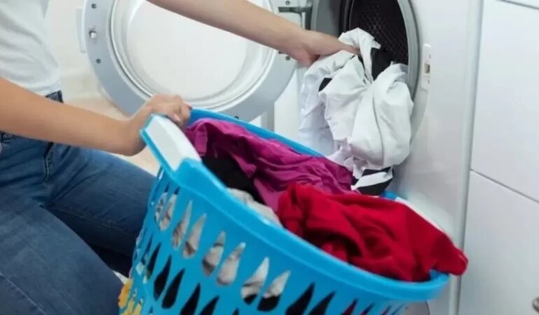 Çamaşır makinesinde renkleri korumanın yolları