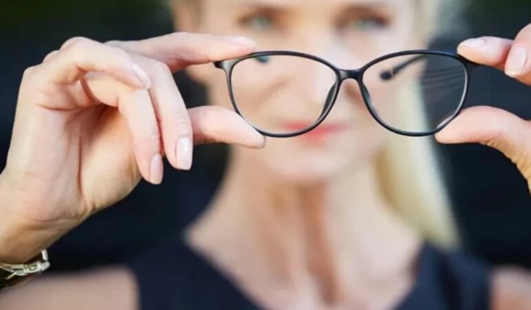 Yaşlı görünmenize neden olan giyim tarzları!