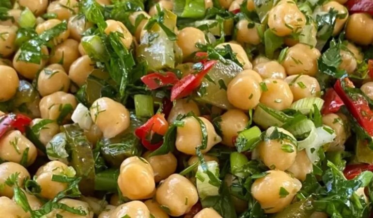 Nohut salatası tarifiyle sofralarınıza şıklık katın