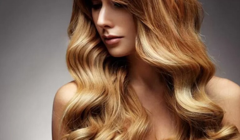 Esmerlere uyumlu sarı saç tonları