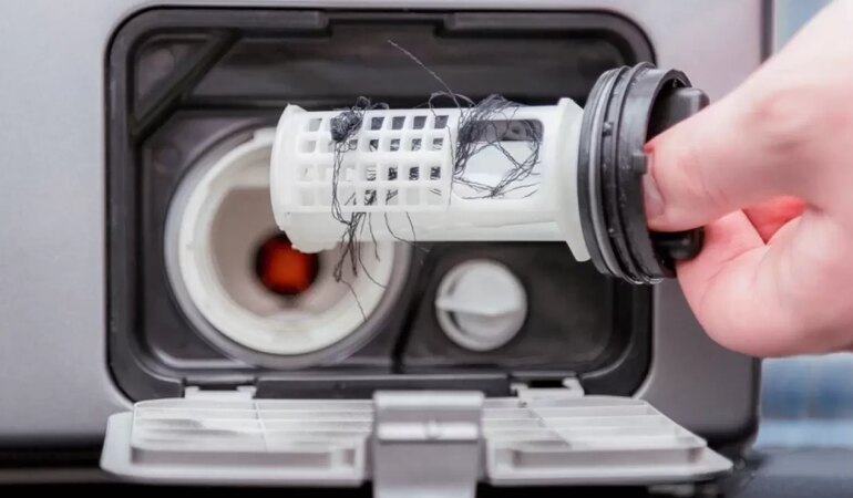 Çamaşır Makinesi Filtresi Nasıl Temizlenir?