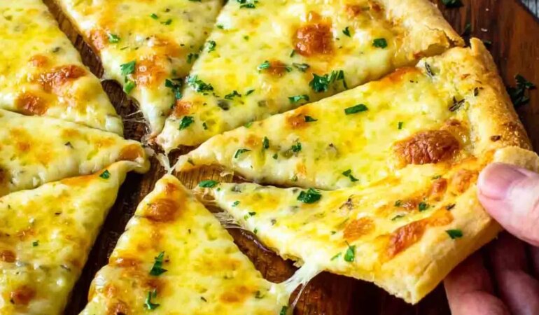 Evde pizza nasıl yapılır?