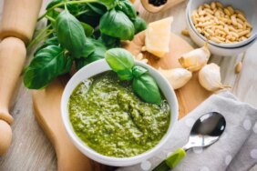 8131-evde-pesto-sos-yapmanin-puf-noktalari-lezzetli-ve-taze-tarif-burada.jpg