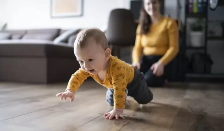 Bazı bebekler neden daha geç yürür?