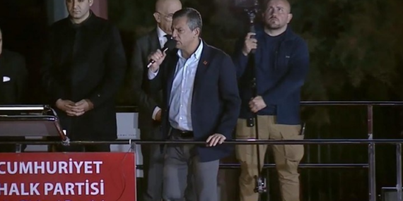 Özgür Özel’den CHP Genel Merkezi’nde sert mesaj: “Bir santim eğilmeyiz, bir adım geri atmayız”