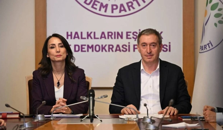 DEM Parti Yeni Sürecin Yol Haritasını Belirledi: İşte MYK Toplantısında Konuşulanlar…