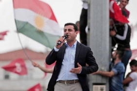 demirtas-bu-tarihi-adimi-coskuyla-karsiliyoruz.jpg