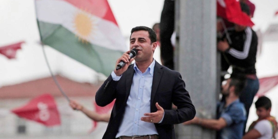 AKP Cephesinden Çarpıcı ‘Demirtaş’ Yorumu: ‘Suçlu Muamelesi Yapmak Doğru Olmaz’