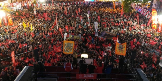 Özgür Özel: "Cezaevlerindeki gençlerin bayrama evlerinde girmelerini bekliyoruz"