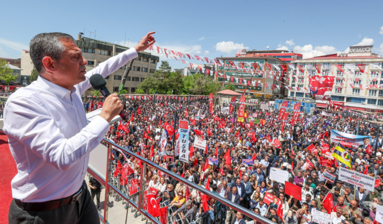 Özgür Özel: CHP’nin kaleleri Van’a feda olsun