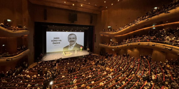 Sırrı Süreyya Önder’e İstanbul’da veda: “Sen şimdi gözlerini kapattın ama biz bu ülke insanına senin gözlerinden bakacağız”