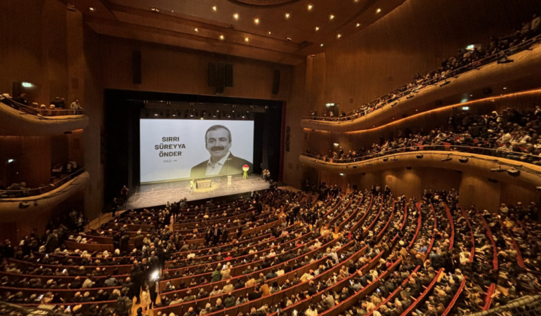 Sırrı Süreyya Önder’e İstanbul’da veda: “Sen şimdi gözlerini kapattın ama biz bu ülke insanına senin gözlerinden bakacağız”