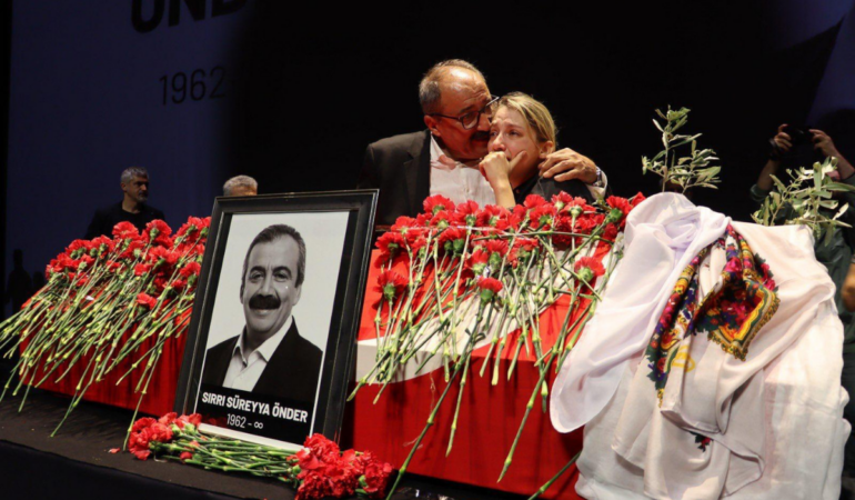 Sırrı Süreyya Önder’in kızından babasına son mektup: “Artık dinlen turna kuşum”