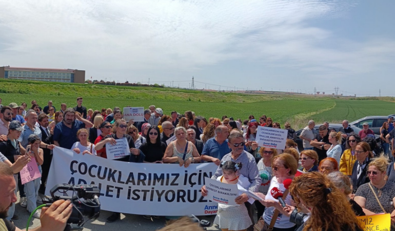 Tutuklu gençlere 4 yıl hapis istemi: Anne ve babalardan ‘Aile Yılı’ tepkisi