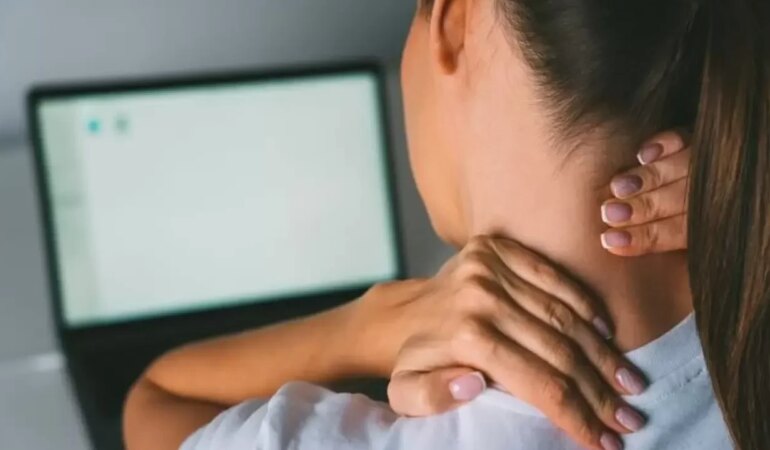 Kas Ağrıları Neden Olur? Evde Uygulanabilecek Doğal Tedavi Yöntemleri