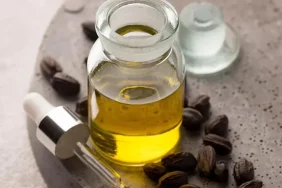 2299-jojoba-yagi-ne-ise-yarar-cilt-ve-sac-icin-etkileri.jpg