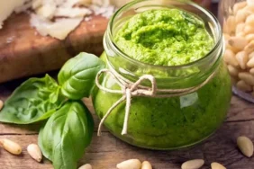 8340-ev-yapimi-pesto-sosun-sirri-lezzetin-anahtari-bu-3-puf-noktada-sakli.jpg