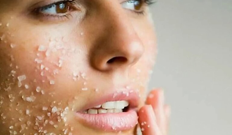 Cildinizde biriken tüm kiri ve yağı yok edin