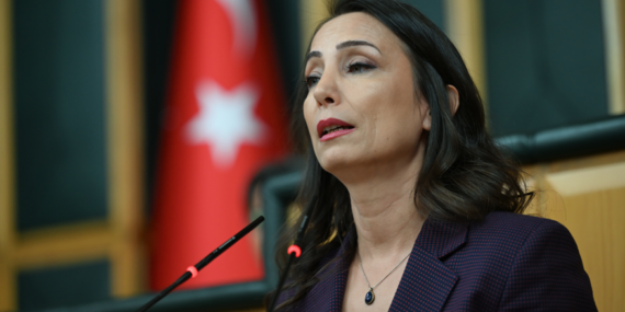 Tülay Hatimoğulları: “Savaş değil barış, tatil değil çalışmak zamanı”