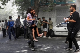 iran-komunist-isci-partisi-israil-saldirisina-da-mollalarin-savasina-da-karsi.jpg