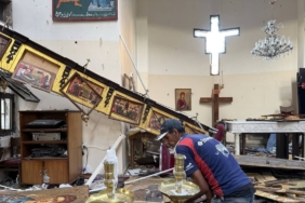 samda-kilisede-meydana-gelen-patlamada-cok-sayida-kisi-hayatini-kaybetti.jpg