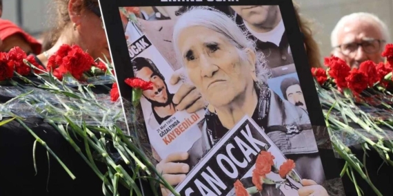 Bir annenin taş üstündeki direnişi, bu ülkenin utanç arşivine yazıldı