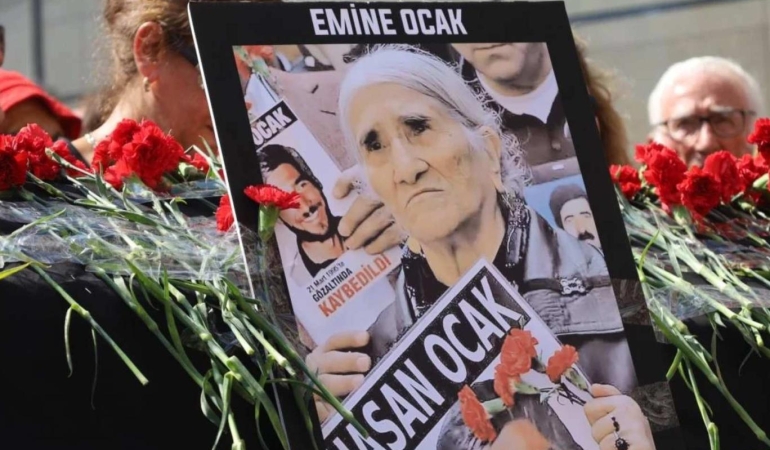 Bir annenin taş üstündeki direnişi, bu ülkenin utanç arşivine yazıldı