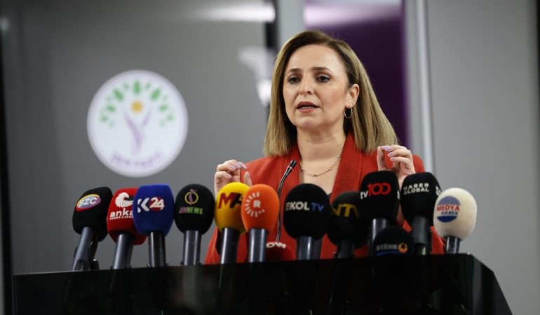 DEM Parti’den komisyon yorumu: Masada yer almak cumhuriyetin ikinci yüzyılında yer almaktır