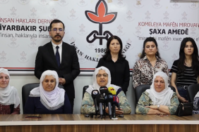 baris-anneleri-nden-asker-ve-polis-annelerine-ne-siz-aglayin-ne-de-biz.png