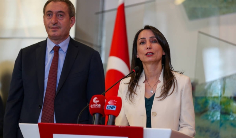 DEM Parti’den CHP’li belediyelere operasyon tepkisi:  Demokratik Türkiye’ye giden yolu tıkıyor