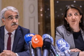 dem-parti-heyetinden-cumhurbaskani-erdoganla-gorusme-oncesi-kritik-aciklamalar-umlz.png