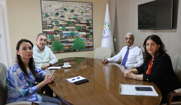 İmralı Heyeti ile DEM Parti Eş Genel Başkanları bir araya geldi