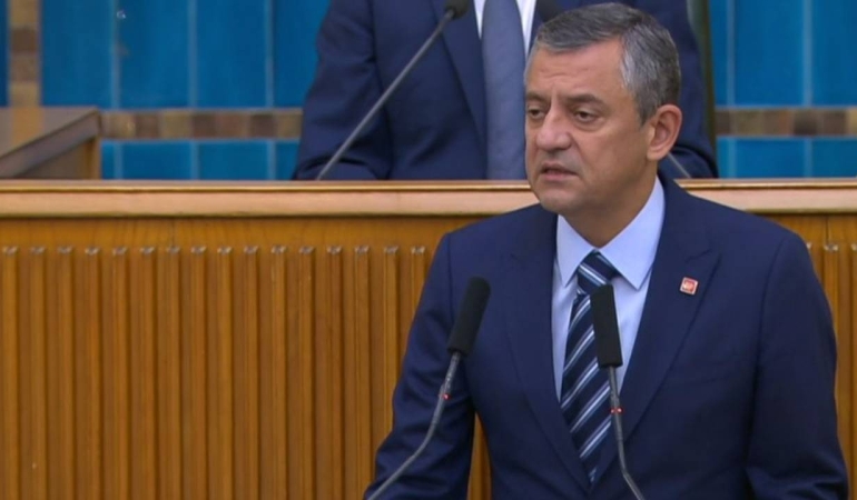 Özel’den Bahçeli’ye: Darbe yapmıyorum, 19 Mart darbesine karşı direnme hakkımı kullanıyorum