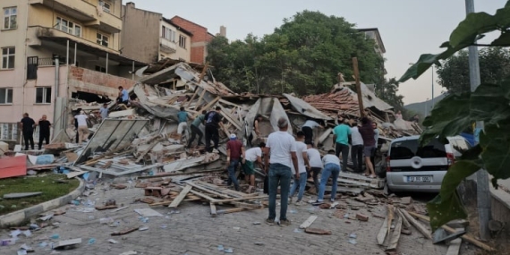 Balıkesir’de 6.1 büyüklüğünde deprem