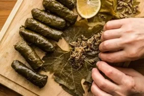 2468-dut-yapragi-mi-uzum-yapragi-mi-hangisi-sarmada-kullanilir.jpg