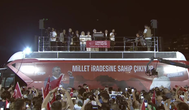 Özel iktidara seslendi: Sandık geliyor siz gidiyorsunuz