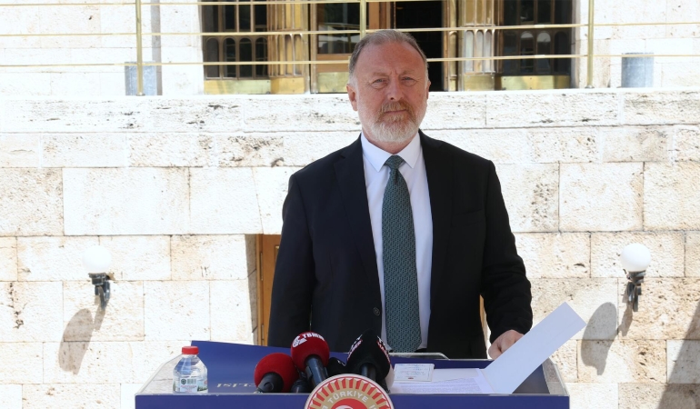 Temelli: Komisyon hukuki taslağı hazırlamalı, Öcalan ile görüşmeli