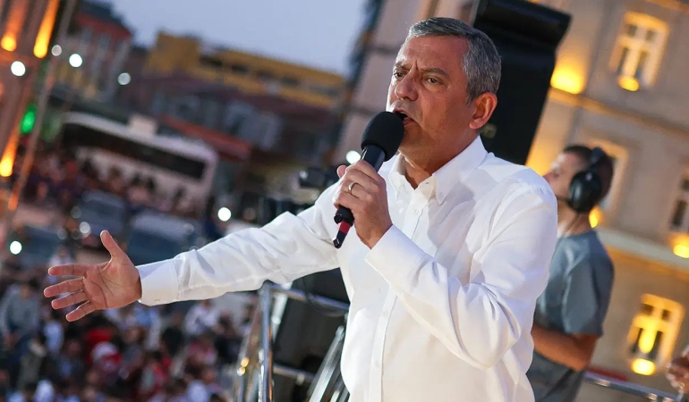 Özgür Özel’den, Özlem Çerçioğlu’na: Yazıklar Olsun, Tarihin Çöp Sepetinde Kal