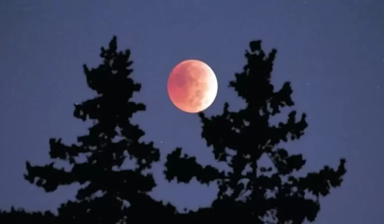 Ay tutulması ne zaman, saat kaçta?