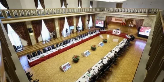 Komisyon MÜSİAD ve TÜSİAD’ı dinledi: Özgürlük alanlarının genişlemesi şart