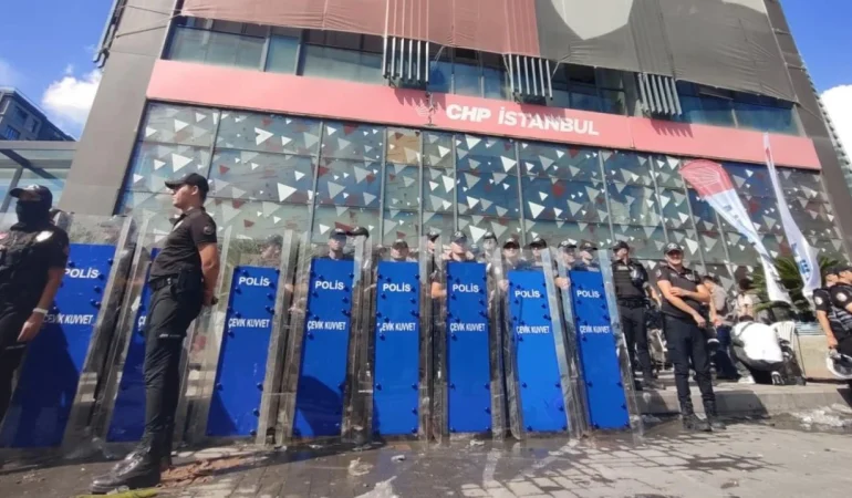 CHP İstanbul İl Kongresi’nin iptal davası esastan reddedildi