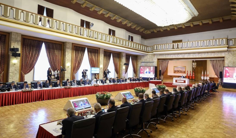 Komisyonda ‘Kayyım’ Gerginliği: Araya Numan Kurtulmuş Girdi