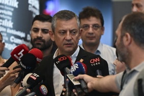 ozgur-ozel-den-olaganustu-kurultay-aciklamasi-bu-tamamen-teknik-ve-hukuki-bir-hamle-2.jpg