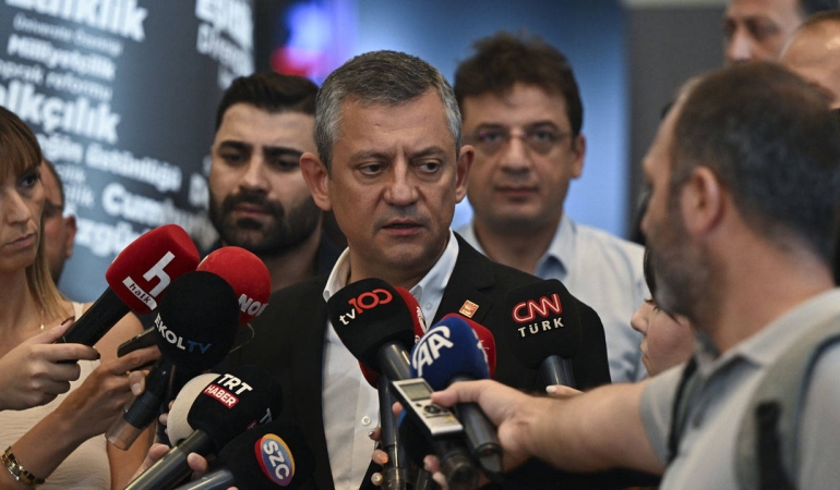 Özgür Özel: Kayyum atanırsa 6 gün durur