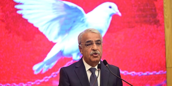 Mithat Sancar: Herkes silaha koşarken Öcalan tersine hamle yapıyor