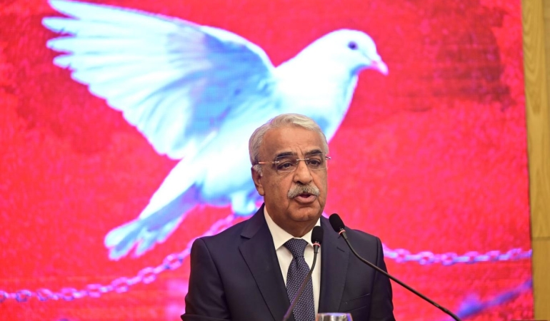 Mithat Sancar: Herkes silaha koşarken Öcalan tersine hamle yapıyor