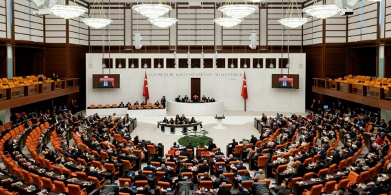 DEM Parti’den Demirtaş ve siyasiler için önerge