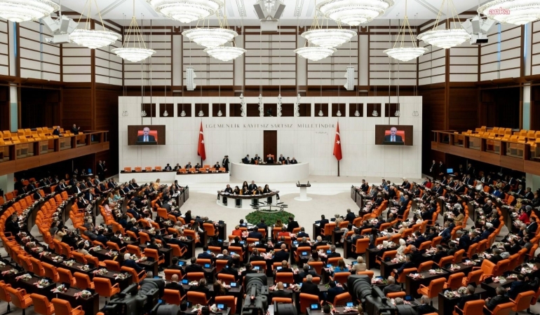 DEM Parti’den Demirtaş ve siyasiler için önerge