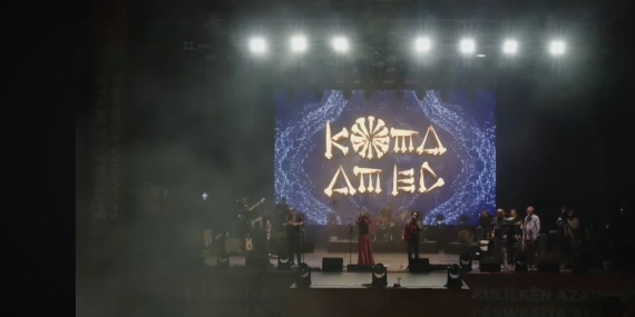 Koma Amed, Amed’de onbinlerle buluştu